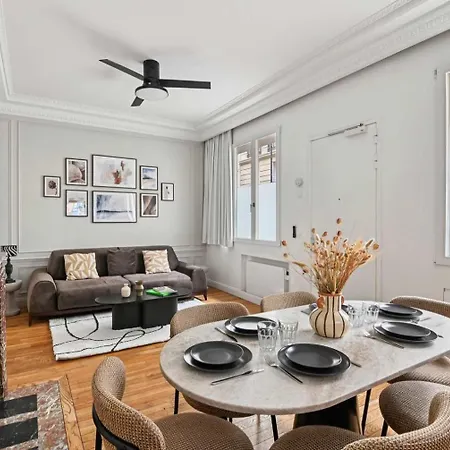 Amazing - 2br 6p - Eiffel Tower Apartament